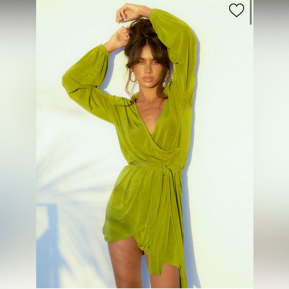 NWOT Princess Polly PARTY TIME MINI DRESS GREEN

US size 8